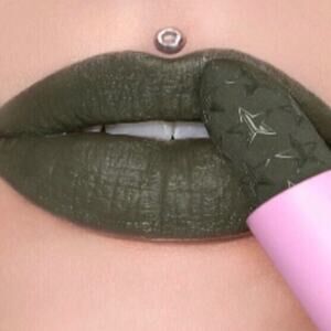 JEFFREE STAR COSMETICS NIB VELVET TRAP Lipstick SO JADED Muted Deep Jade Green